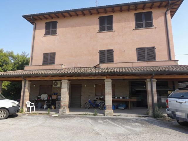 Case e ville in vendita di 424 m² in Strada San Cosimo Takeya, 2