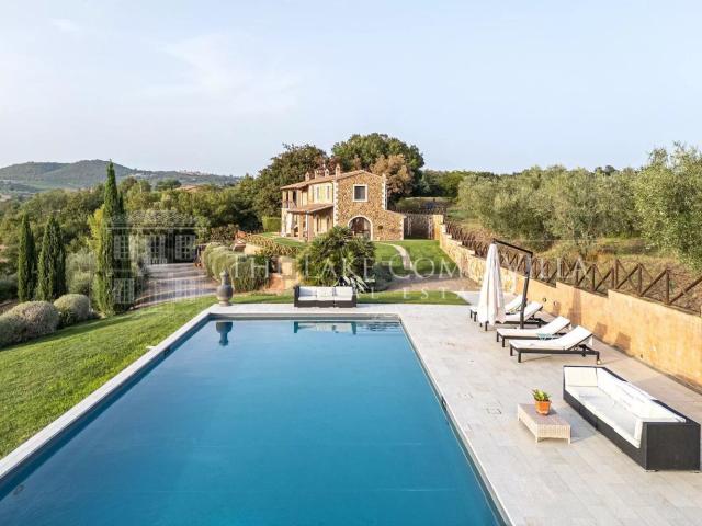 Case e ville in vendita di 425 m² in Via Casale Nuovo, 32