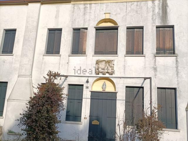 Case e ville in vendita di 425 m² in Via Dosa
