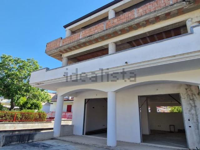 Case e ville in vendita di 425 m² in Via degli Spallieri