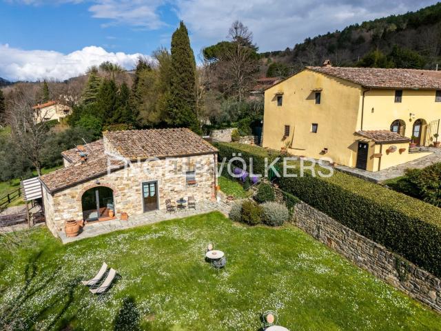 Case e ville in vendita di 425 m² in Via Torre di Buiano