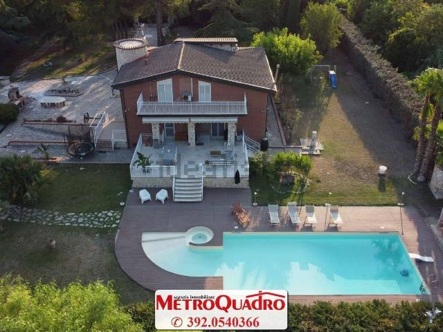 Case e ville in vendita di 425 m² in Strada del Salice Nuovo