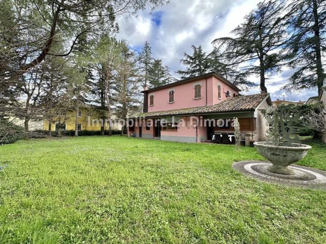Case e ville in vendita di 426 m²