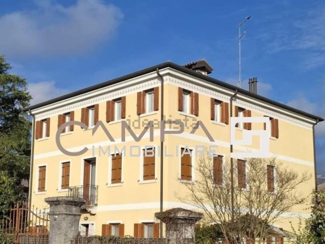 Case e ville in vendita di 426 m²