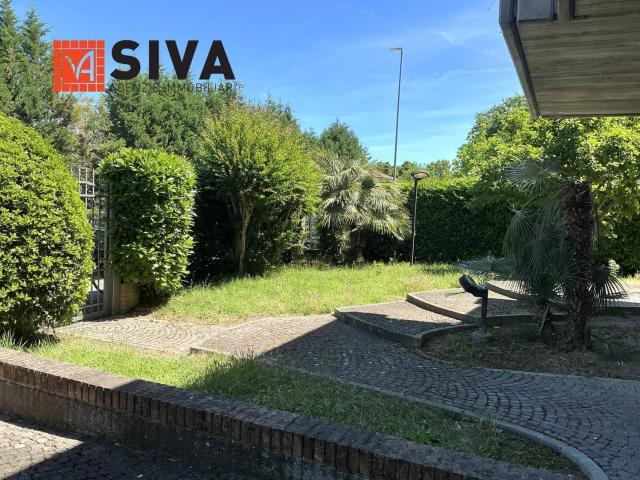 Case e ville in vendita di 426 m² in Via Celso Cicognani, 14