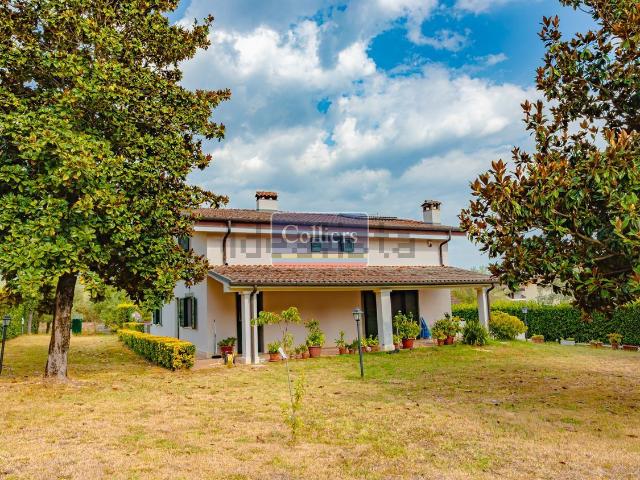 Case e ville in vendita di 426 m² in Contrada Campo