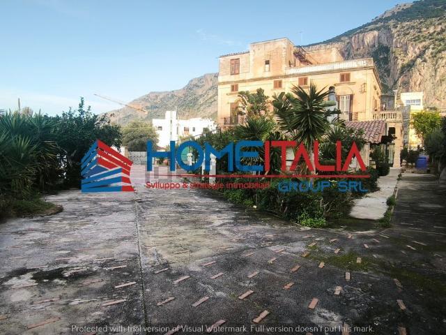 Case e ville in vendita di 426 m² in Strada Statale 113 Settentrionale Sicula