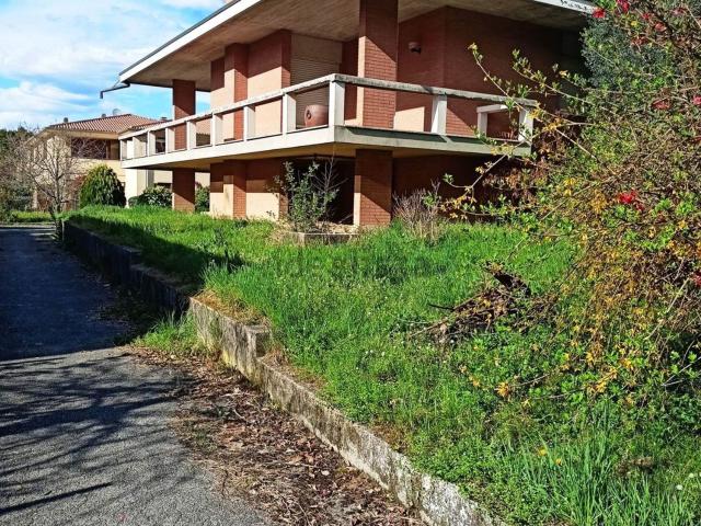 Case e ville in vendita di 427 m²