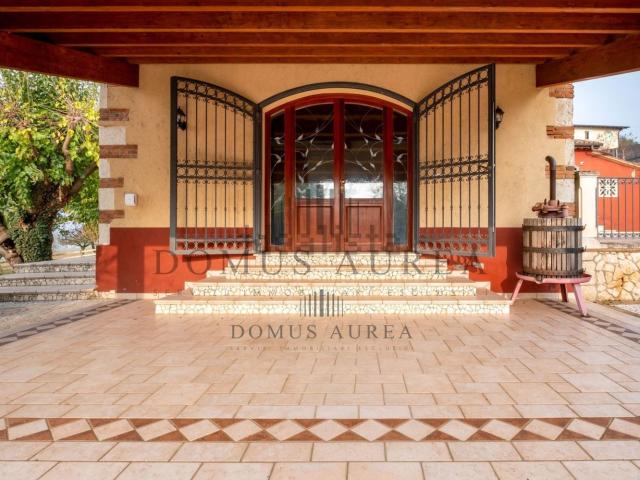 Case e ville in vendita di 428 m²