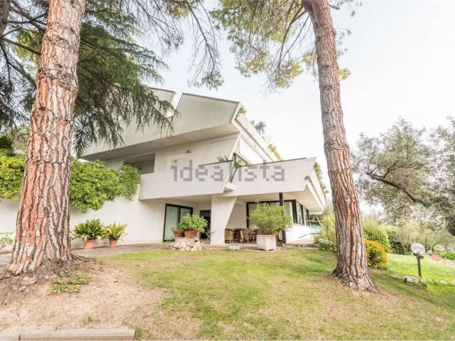Case e ville in vendita di 429 m² in Via Chiapparello, 52