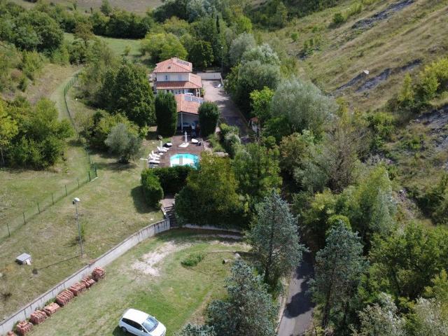 Case e ville in vendita di 429 m² in Via Mercatale Settefonti, 1