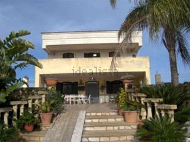 Case e ville in vendita di 429 m² in Contrada Conversano