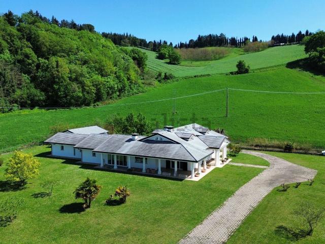 Case e ville in vendita di 430 m²
