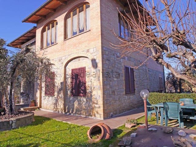 Case e ville in vendita di 430 m²