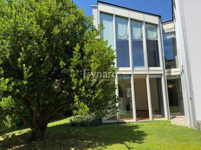 Case e ville in vendita di 430 m²