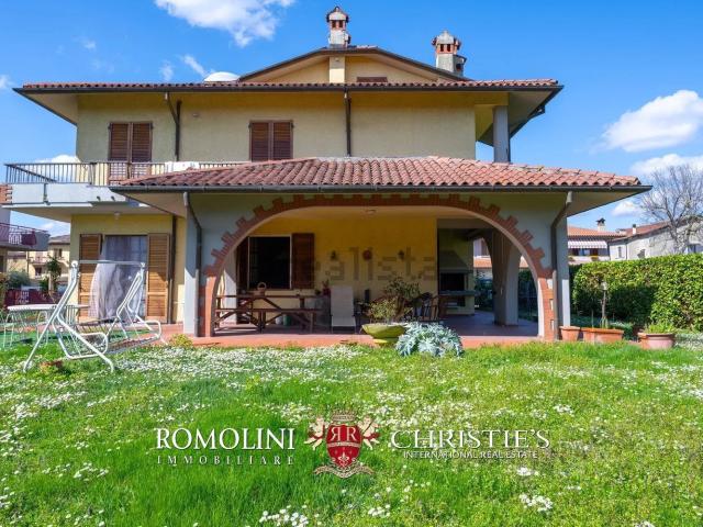 Case e ville in vendita di 430 m²