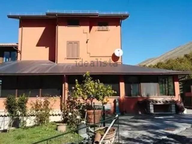 Case e ville in vendita di 430 m²
