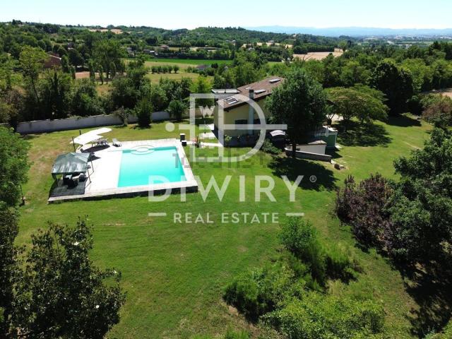 Case e ville in vendita di 430 m²