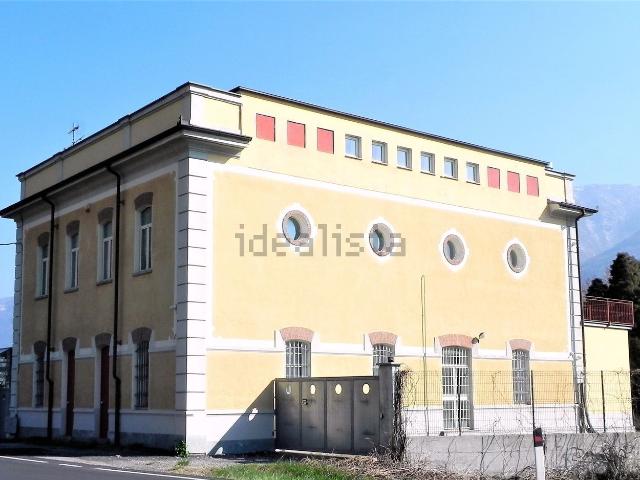Case e ville in vendita di 430 m² in Via A. Abegg