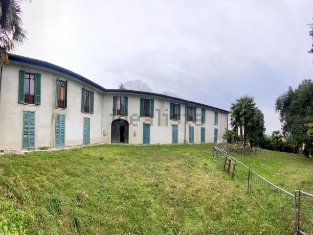 Case e ville in vendita di 430 m² in Via Giovanni Baserga