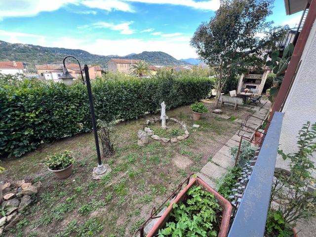 Case e ville in vendita di 430 m² in Via Santa Lucia, 5