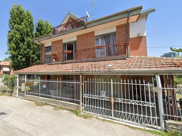 Case e ville in vendita di 430 m² in Strada Divisione Partigiana Italiana Garibaldi