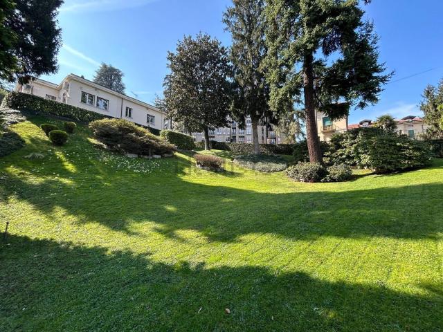 Case e ville in vendita di 431 m² in Via Giovanni Locarno, 18
