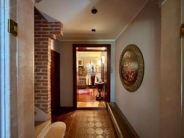 Case e ville in vendita di 431 m² in Via Montespada