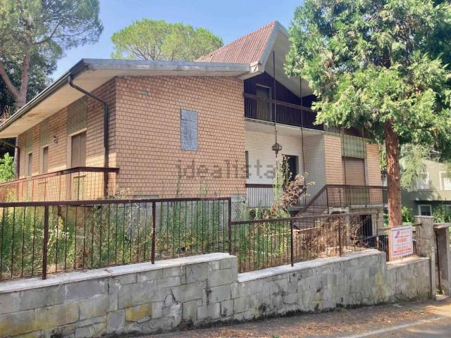 Case e ville in vendita di 432 m²
