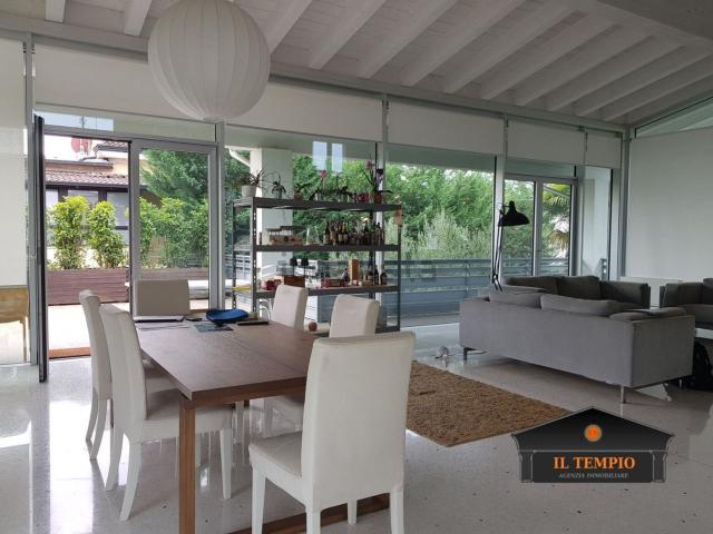 Case e ville in vendita di 432 m² in Via Granezza