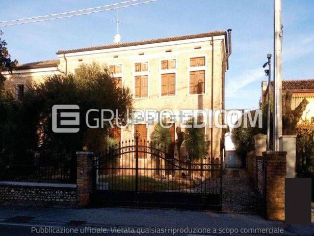 Case e ville in vendita di 432 m² in Via San Michele