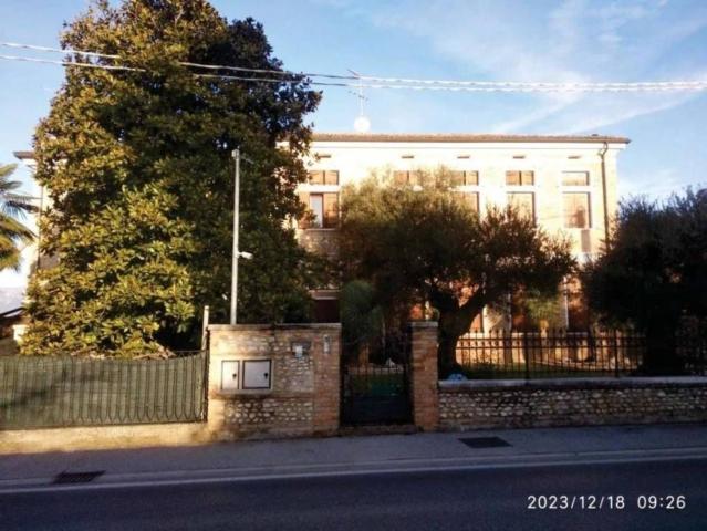 Case e ville in vendita di 432 m² in Via San Michele