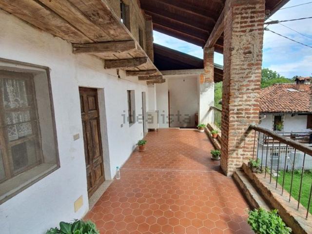 Case e ville in vendita di 434 m² in Frazione Orbello, 9