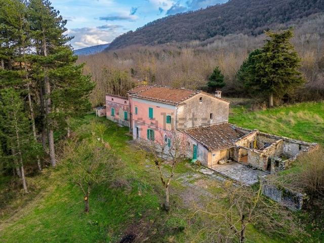 Case e ville in vendita di 435 m² in Via Sant&apos Antonio Abate