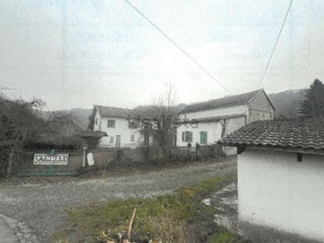 Case e ville in vendita di 435 m² in Via Roma