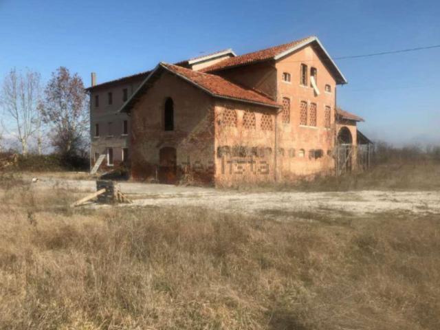Case e ville in vendita di 435 m² in Viale Don Luigi Sturzo