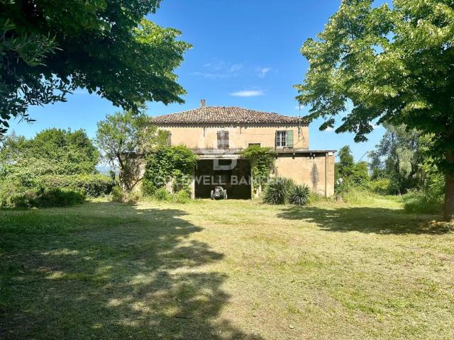 Case e ville in vendita di 436 m² in Via Covignano, 273