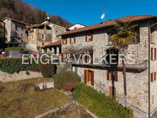 Case e ville in vendita di 436 m² in Vicolo Ugo Sermini, 5