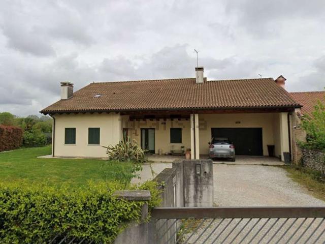 Case e ville in vendita di 437 m² in Via Ca&apos  Vico, 6