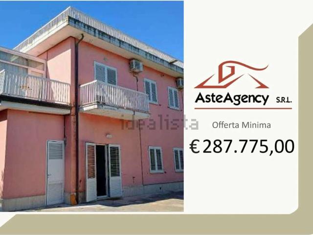 Case e ville in vendita di 437 m² in Via San Gabriele, 7