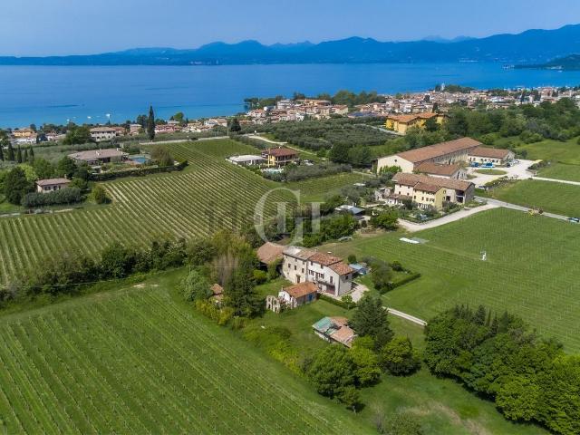 Case e ville in vendita di 438 m² in Strada Campazzi