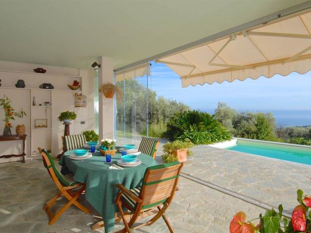 Case e ville in vendita di 439 m²