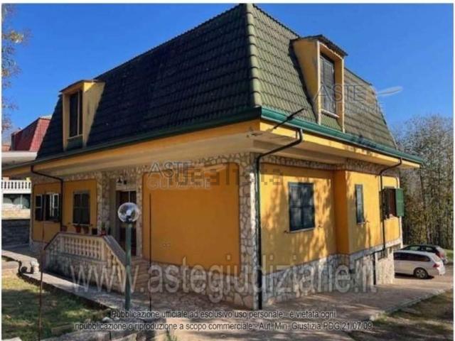 Case e ville in vendita di 439 m² in Via Piccola Fiuggi, 8