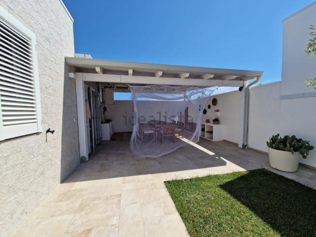 Case e ville in vendita di 47 m² in Via Marina di Pietrasanta, 10
