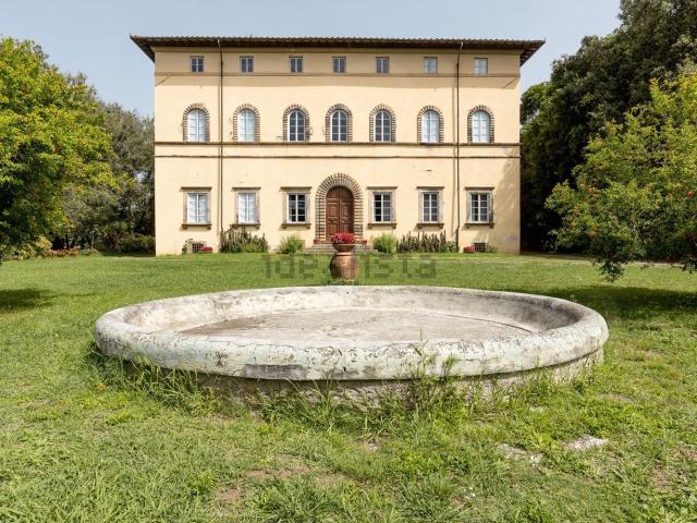 Case e ville in vendita di 4400 m² in Via della Pieve Santo Stefano, 2511