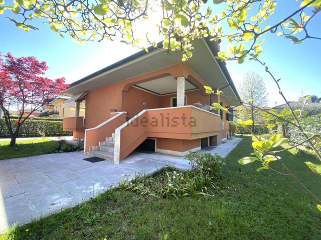 Case e ville in vendita di 440 m²