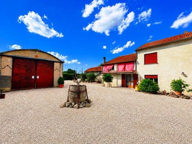 Case e ville in vendita di 440 m²