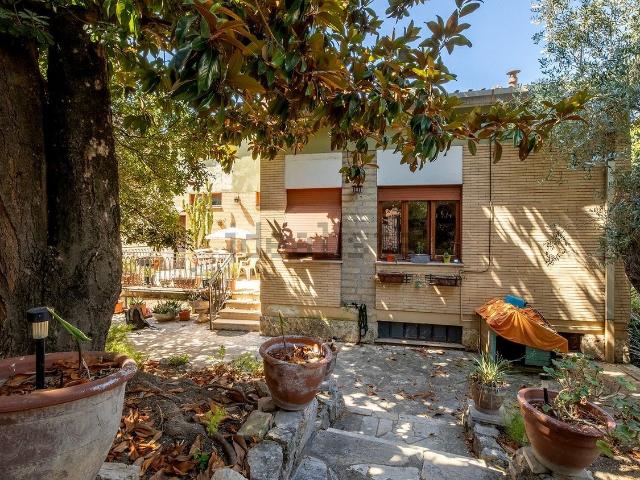 Case e ville in vendita di 440 m² in Via ADDA, 25
