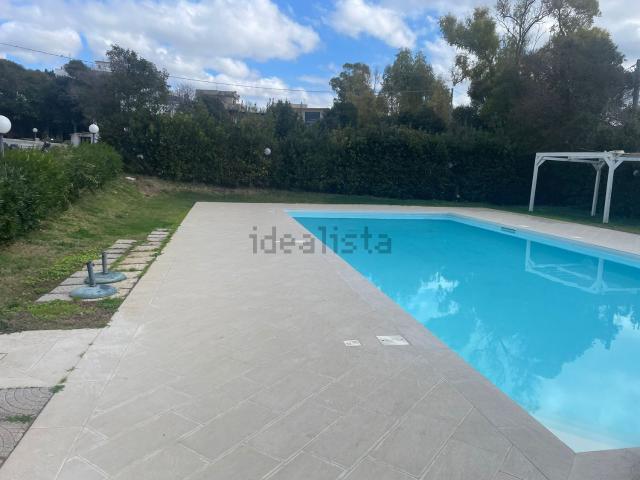 Case e ville in vendita di 440 m² in Via Braccianese Claudia