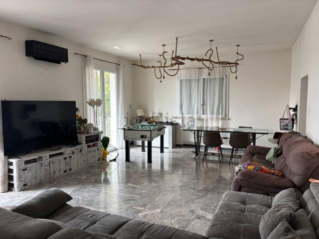 Case e ville in vendita di 440 m² in Via Gaetano Donizetti, 7